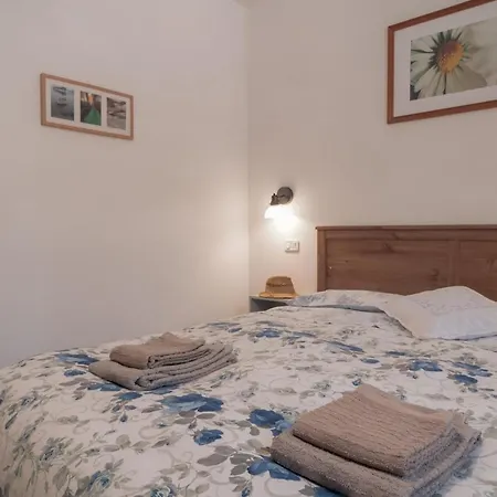 Al Sole Alloggio per agriturismo *